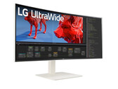 O UltraWide 38WR85QC-W pode ser um monitor comercial, mas também tem as credenciais para jogos. (Fonte da imagem: LG)
