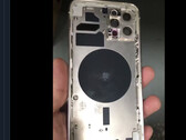 O vazamento do chassi do iPhone 12 Pro revela insights sobre os recursos LiDAR e 5G do telefone (Fonte de imagem: @EveryApplePro)