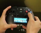 Experiência prática na Gamescom: este controlador vem com uma tela, um sistema operacional e um chip Raspberry Pi