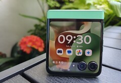 O Razr 2025 receberá 3 atualizações de sistema operacional e 4 anos de atualizações de segurança.