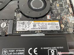 O SSD M.2-2280 pode ser substituído.