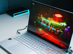 No momento, o aplicativo Xbox atualizado está disponível apenas para os Insiders. Na foto: jogos em um laptop Windows on ARM. (Fonte da imagem: Notebookcheck)