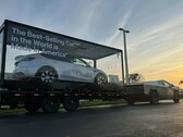 O Cybertruck reboca um Model Y fabricado nos EUA (Fonte da imagem: TeslaNewsWire/X)