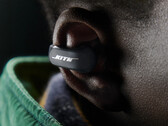 O Ultra Open Earbuds apresenta um "logotipo colaborativo" da Bose e da Kith. (Fonte da imagem: Kith)