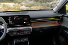 O novo Kona EV apresenta iluminação ambiente em seu interior. (Fonte da imagem: Hyundai)