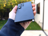 O teste pós-queda do S25 Ultra. (Fonte da imagem: PBKReviews via YouTube)