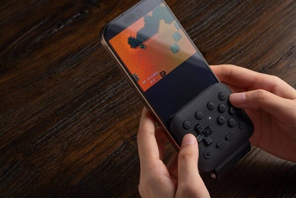 O 8BitDo FlipPad EDC Black Edition estará disponível exclusivamente no site da 8BitDo.
