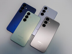 O Galaxy S25 é um dos melhores smartphones disponíveis atualmente (Fonte da imagem: Daniel Schmidt / Notebookcheck)