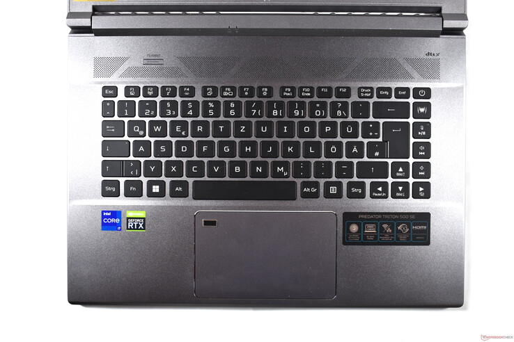 Acer Predator Triton 500 SE: área de teclado