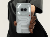 Agora, a Nothing revelou o Phone (2a) em branco com botões de energia com cores contrastantes. (Fonte da imagem: @rquandt)