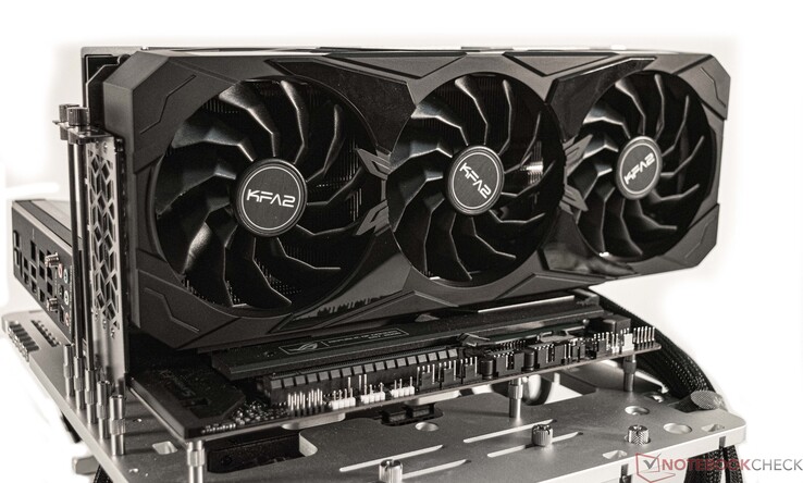 KFA2 GeForce RTX 4090 para jogos sérios