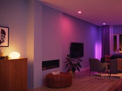 As luzes Philips Hue (na foto) estão recebendo a versão de software 1.122.8/20250213. (Fonte da imagem: Philips Hue)