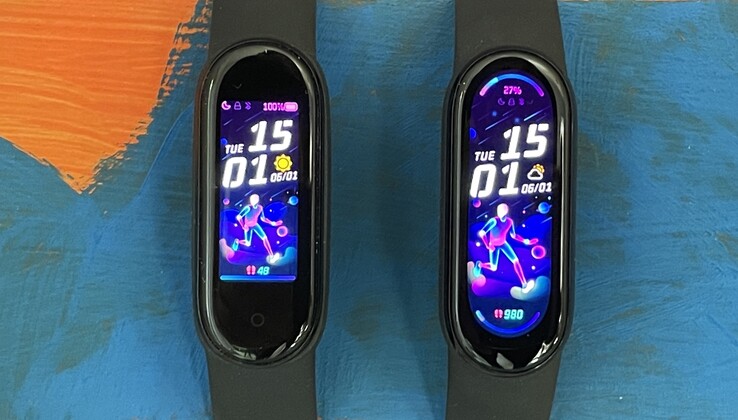 Comparação de monitores: Esquerda Xiaomi Mi Smart Band 5, direita Xiaomi Mi Smart Band 6