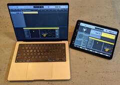 A funcionalidade da Barra de Toque continua viva para o novo MacBook Pro via Sidecar. (Imagem: Notebookcheck)