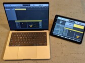 A funcionalidade da Barra de Toque continua viva para o novo MacBook Pro via Sidecar. (Imagem: Notebookcheck)