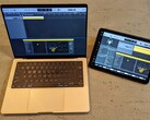 A funcionalidade da Barra de Toque continua viva para o novo MacBook Pro via Sidecar. (Imagem: Notebookcheck)