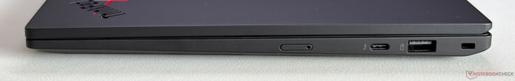 Correto: Slot para cartão Nano SIM, USB-C 4.0 com Thunderbolt 4 (40 Gbps, DisplayPort 2.1, Power Delivery), USB-A 3.2 Gen. 1 (5 Gbps, sempre ativo), slot de segurança Kensington Nano