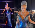 O vestido elaborado é feito de peças impressas em 3D e cristais Swarovski (Fonte da imagem: Gert-Johan Coetzee via Facebook)