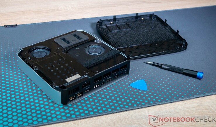 O Minisforum aberto AI X1 Pro