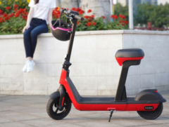 A Fucare HU3 Pro pode ser montada como uma mini-bike sentada ou scooter elétrica. (Fonte da imagem: Fucare)