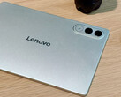 Está confirmado que o Xiaoxin Tablet GT Pro possui uma bateria de 8.860 mAh. Na foto: a parte de trás do tablet. (Fonte da imagem: Lenovo)
