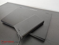 A PSU de 300 watts da Lenovo