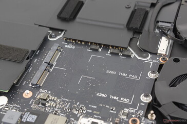 Dois slots M.2 PCIe4 x4 2280 para expansão