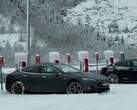 Os Teslas geralmente ficam imóveis no frio extremo, pois simplesmente não carregam até que as baterias se aqueçam. (Fonte da imagem: Forbes)