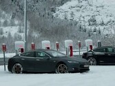 Os Teslas geralmente ficam imóveis no frio extremo, pois simplesmente não carregam até que as baterias se aqueçam. (Fonte da imagem: Forbes)