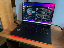 Teste da Asus ROG Strix SCAR 18 (2023) G834JY, unidade de teste fornecida pela Asus Alemanha