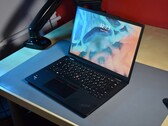 Análise do laptop Lenovo ThinkPad X13 Yoga G4: Conversível com bateria de longa duração e desempenho fraco