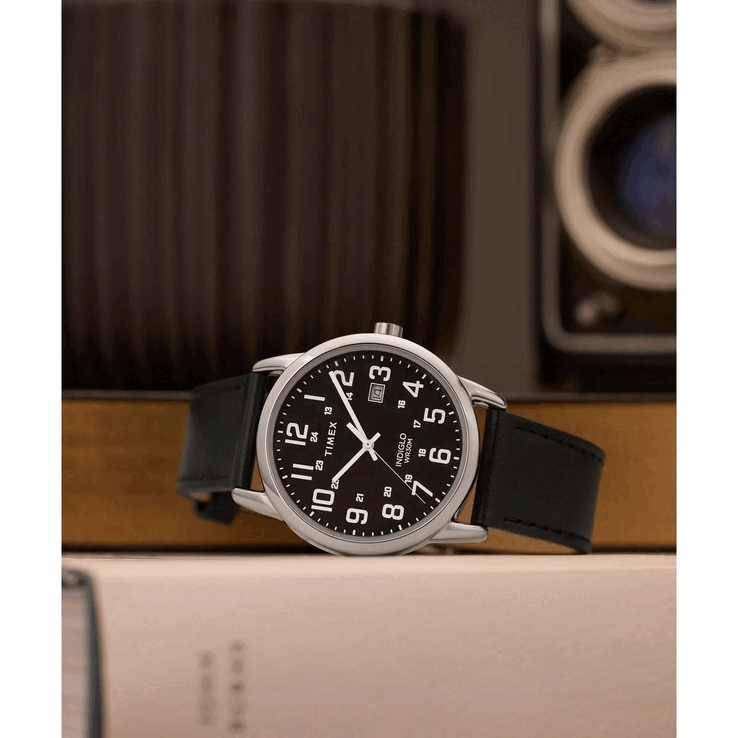 O Timex TW2Y12800JQ apresenta resistência à água de 30 m (3 bar)