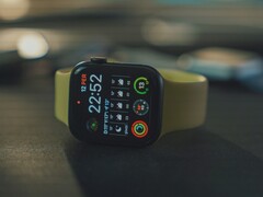 Um Apple Watch SE em uma mesa (Fonte da imagem: Onur Binay via Unsplash; cortado)