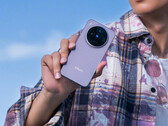 A configuração de ponta do telefone sai por apenas US$ 1.019. Na foto: uma imagem promocional do X300. (Fonte da imagem: Vivo)
