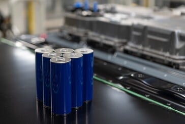 A bateria cilíndrica de alta densidade do BMW iX5 é montada nos EUA.