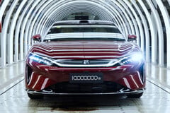 Um BYD Da Han saiu da linha de produção na China, marcando o veículo de número 10 milhões produzido na série Dynasty.