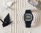 O Casio G-Shock DW-5600RGM-1 é um dos dois relógios com tema de origami