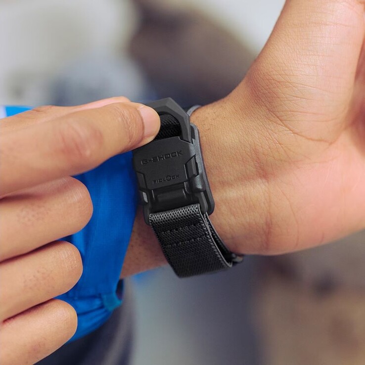 O relógio Casio G-Shock DW5600MNC-1