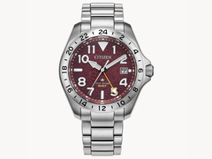 O Citizen Promaster Land GMT BJ7150-50W, retratado em um fundo branco texturizado. (Fonte da imagem: Citizen US)
