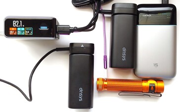 Em um teste, o Cuktech produziu 82,1 W ao carregar quatro dispositivos simultaneamente.