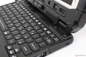 o teclado é muito mais fino e leve do que a porção do tablet