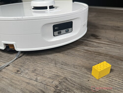 A detecção de obstáculos do Qrevo Curv 2 Flow não está no nível mais alto.