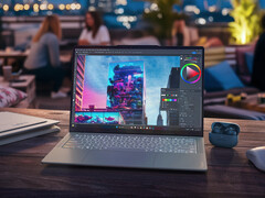O Yoga Slim 7i Ultra Aura Edition é um laptop ultraleve de 14 polegadas. (Fonte da imagem: Lenovo)