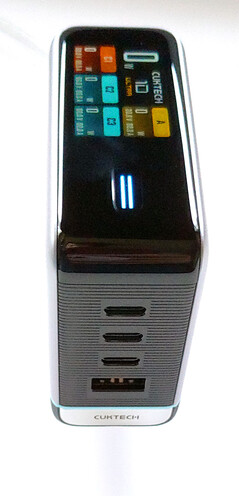 Vista das laterais superior e frontal.