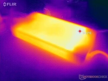 O adaptador AC pode chegar a mais de 35 C quando a carga é exigente