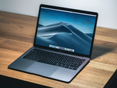 Apple's modelos MacBook Pro de próxima geração podem ter displays mais altos para acompanhar seus novos SoCs. (Fonte da imagem: Howard Bouchevereau)