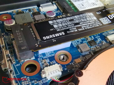 Almofada de resfriamento sob a SSD