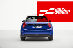 O novo Mini Cooper SE será eventualmente lançado como uma versão John Cooper Works, que promete mais desempenho, diversão e mudanças no estilo. (Fonte da imagem: Mini - editado)