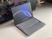 Análise do laptop Asus Googlebook 14 - Um ExpertBook Ultra com uma Glowbar