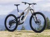 A Canyon Spectral:ON CF 9 é bastante leve e oferece uma forte potência de tração
